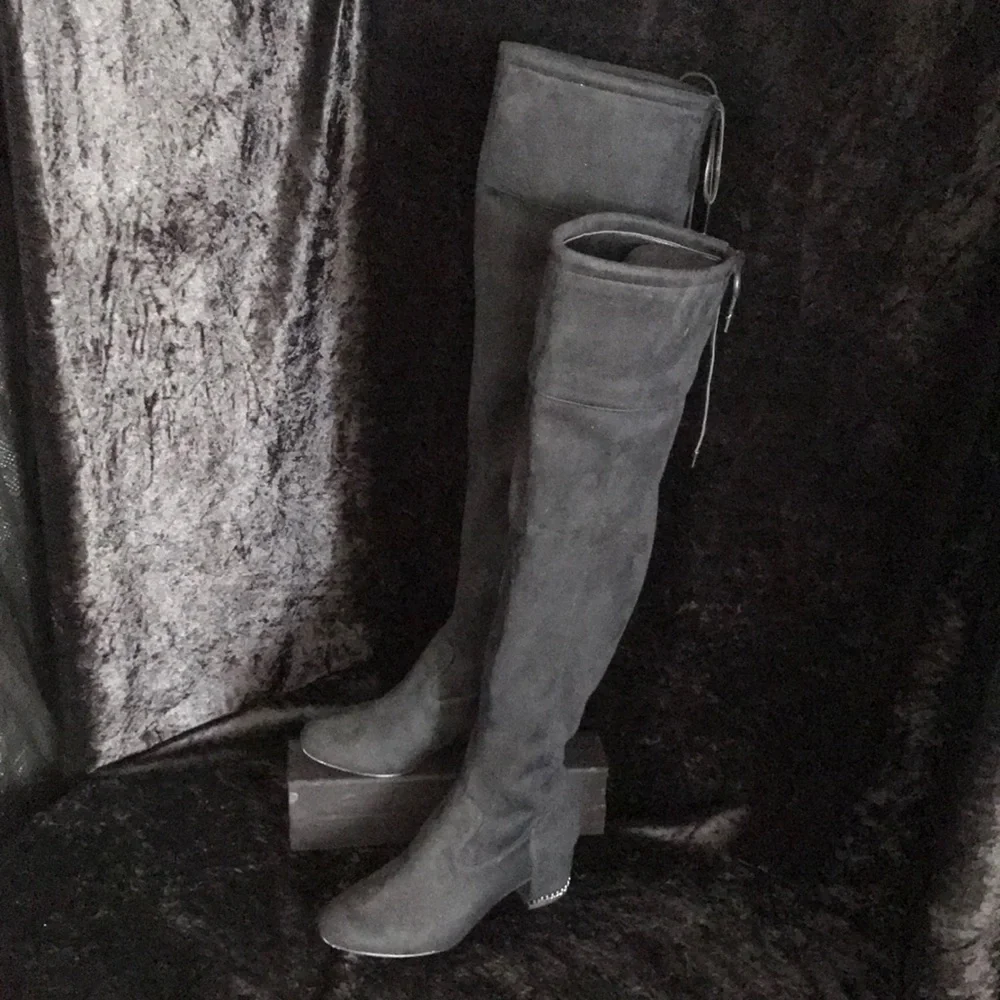 MICHAEL MICHAEL KORS—Jamie Stretch Over-the-Knee Mid-Heel Boots — Size 5 1/2